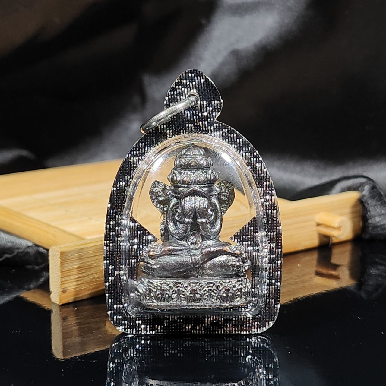 LONG NUI龙耐掩面必打（黑银亚克力防水壳） | Jin Thai Fo Pai