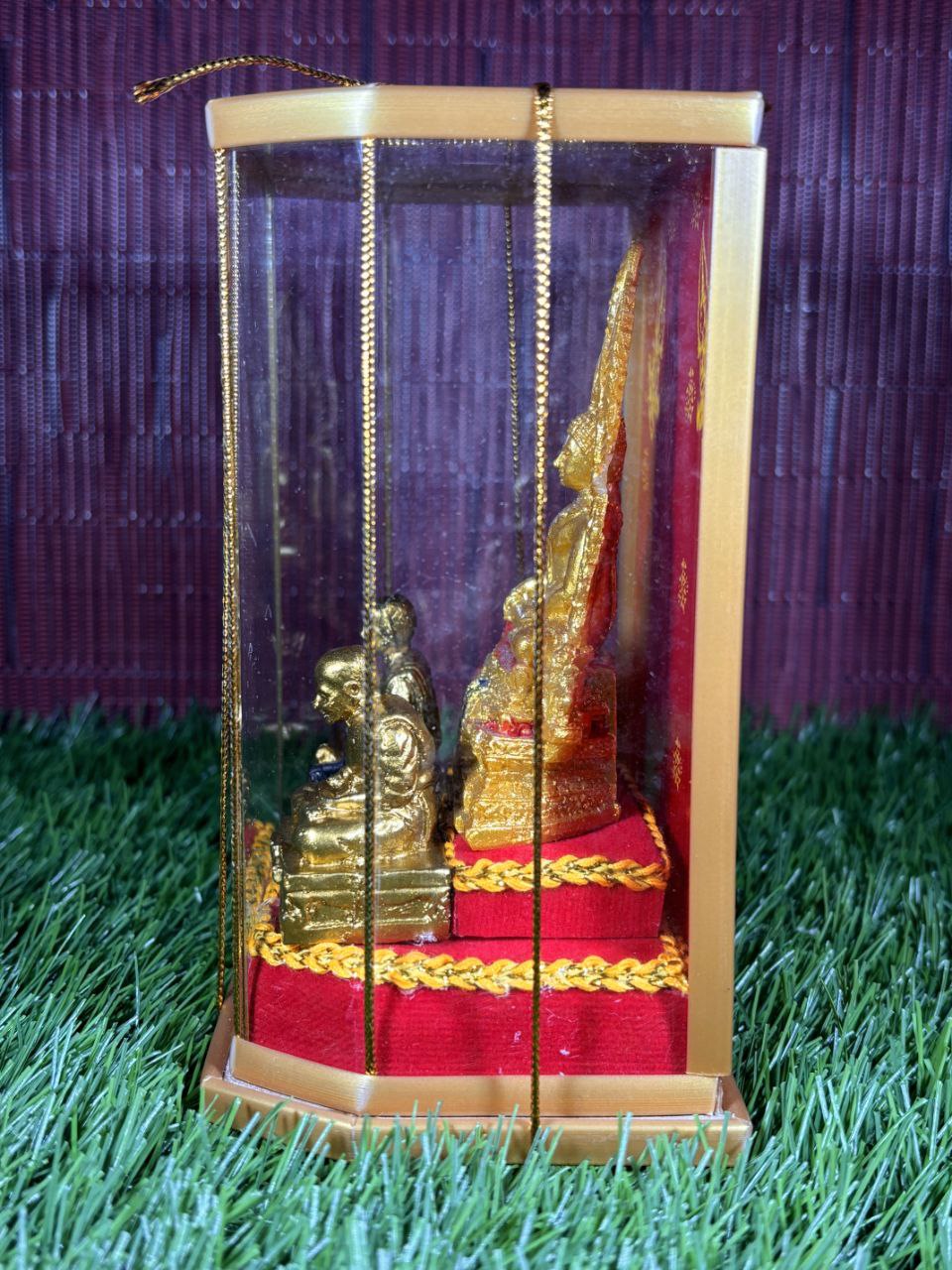 Bucha statue set 供奉套装 成功佛 Phra chinnaraj 泰国五世皇 King rama 5车神龙婆托 Lp thuadSomdej achan toh 阿赞多(现物实拍） | Jin Thai Fo Pai