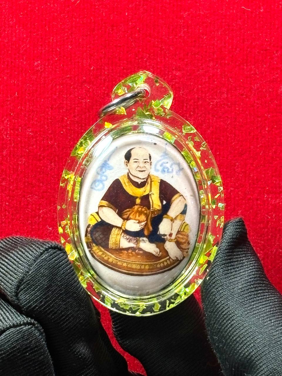 阿赞烈第一期富裕坤昌(黄色亮片亚克力防水壳)
 | Jin Thai Fo Pai