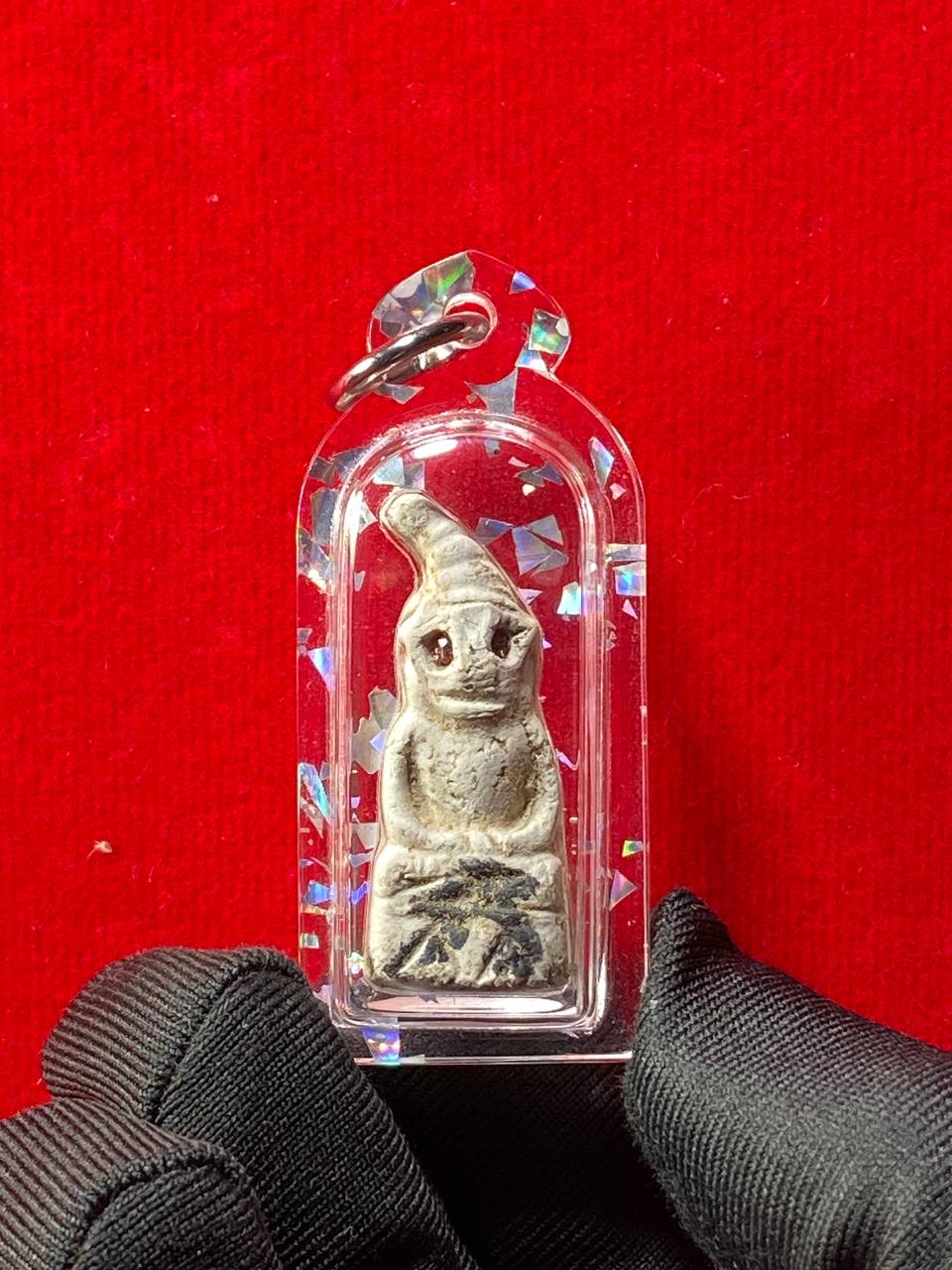 泰国素林府啊赞拜双师联合加持开光富裕帕罂（银色箔片防水殼）现物实拍
 | Jin Thai Fo Pai