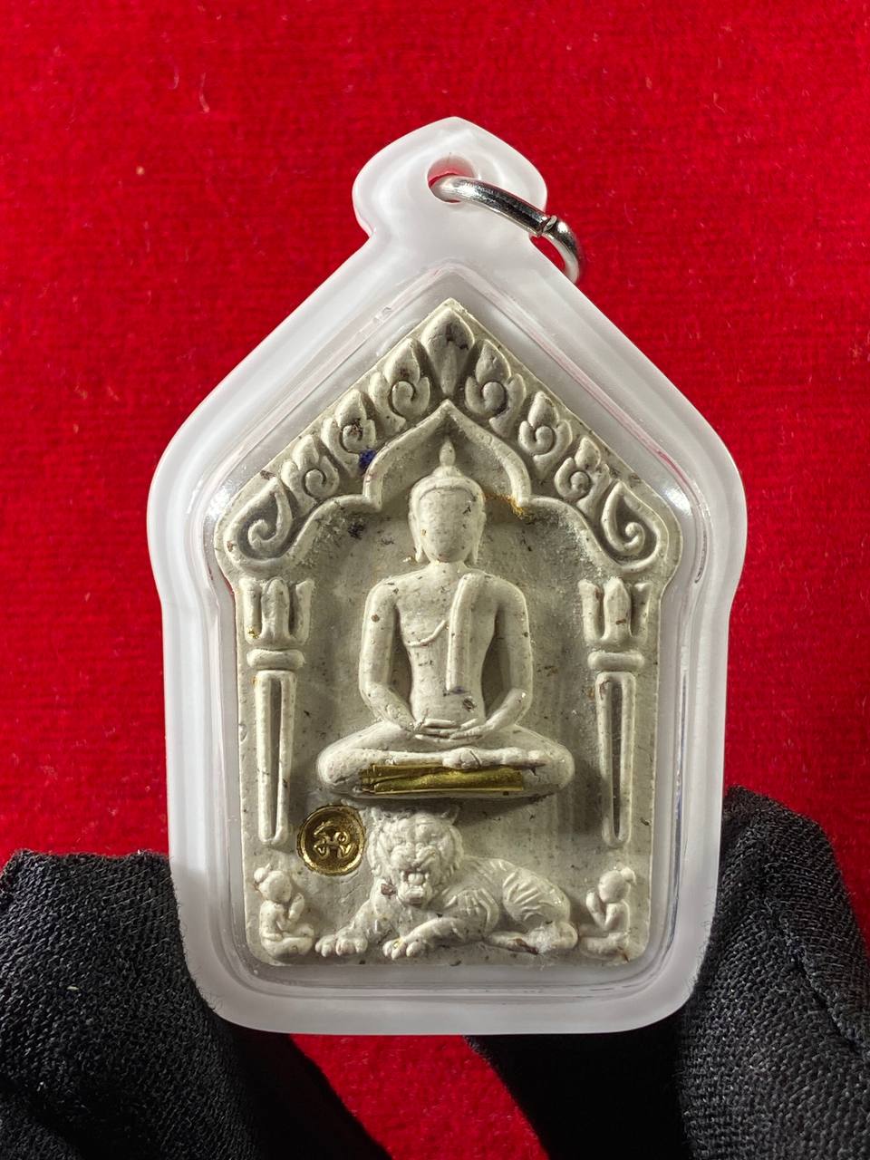 黎逸府Wat Ban Non Duea寺著名师父龙婆玛哈西拉（LP Mahasila）与阿赞布（Phra Ajarn Pu）联手督造【坤平吃睡虎 Phra Khun Phaen Suea Non Kin Model（高级Nam Lerk版）】现物实拍 | Jin Thai Fo Pai