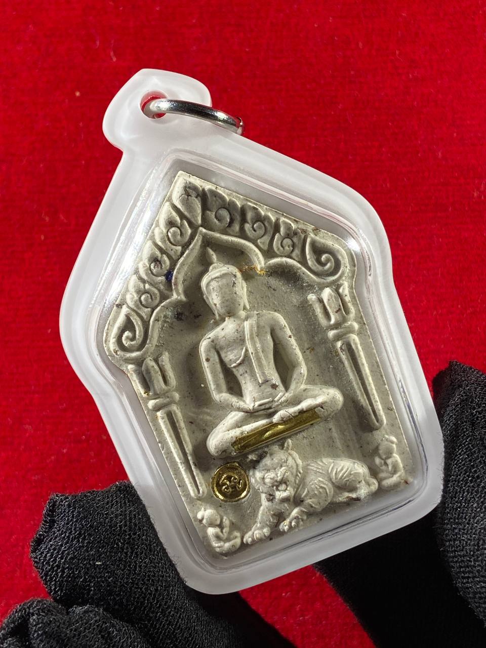黎逸府Wat Ban Non Duea寺著名师父龙婆玛哈西拉（LP Mahasila）与阿赞布（Phra Ajarn Pu）联手督造【坤平吃睡虎 Phra Khun Phaen Suea Non Kin Model（高级Nam Lerk版）】现物实拍 | Jin Thai Fo Pai